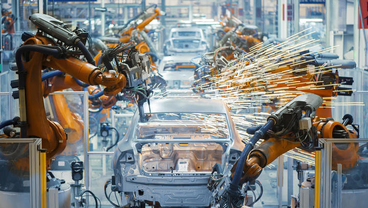 Kako hitre spremembe se v prihodnjih letih obetajo v avtomobilski industriji?